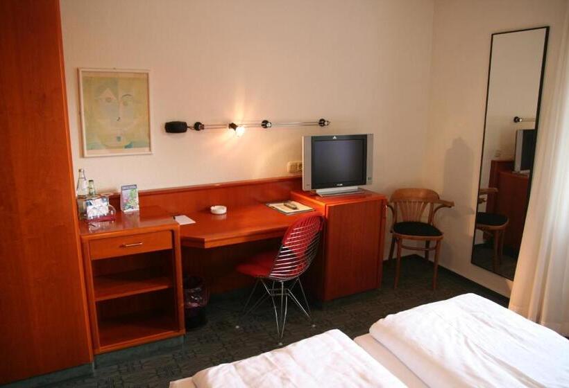 스탠다드 룸, Am Main