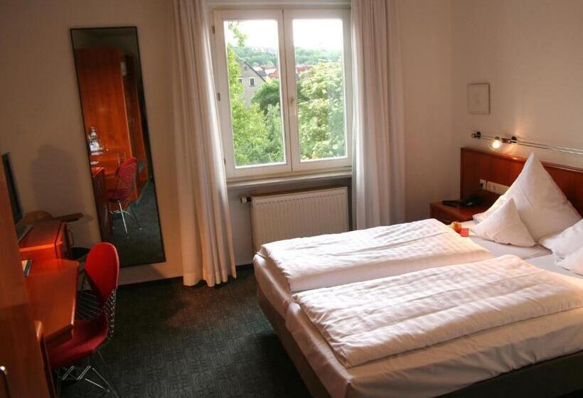 스탠다드 룸, Am Main