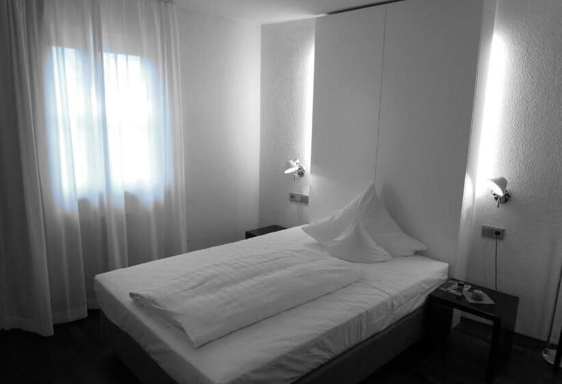 수피리어 싱글 룸, Am Main