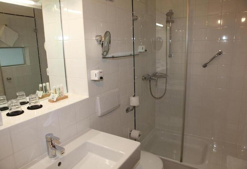 스탠다드 룸, Am Main