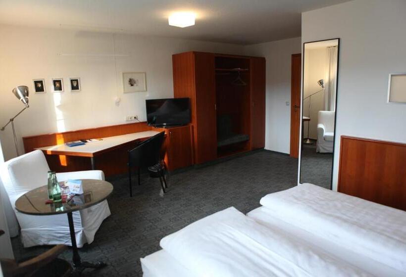 스탠다드 룸, Am Main