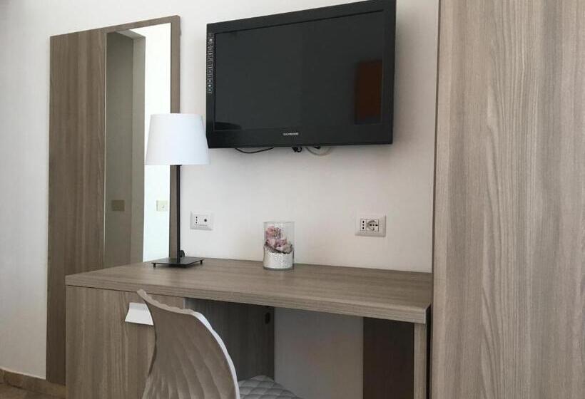 四人标准间, Corallo