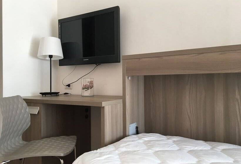 四人标准间, Corallo