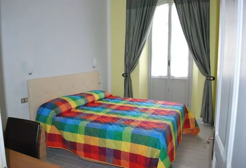 اتاق استاندارد سه نفره, Domodossola