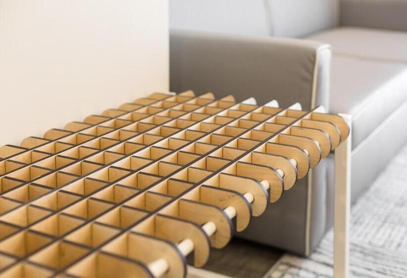 Полулюкс с Балконом, Europa