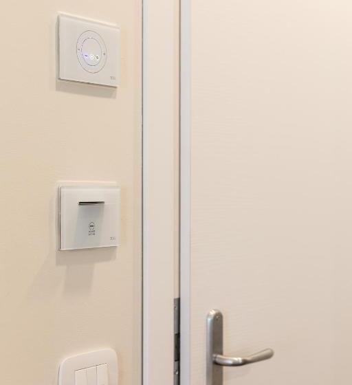 Полулюкс с Балконом, Europa