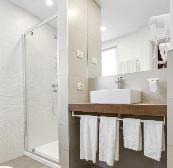 Номер Superior, Europa