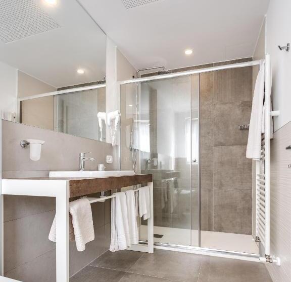 Номер Superior, Europa