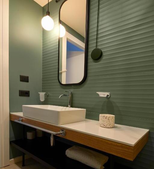 Номер Стандарт, Europa