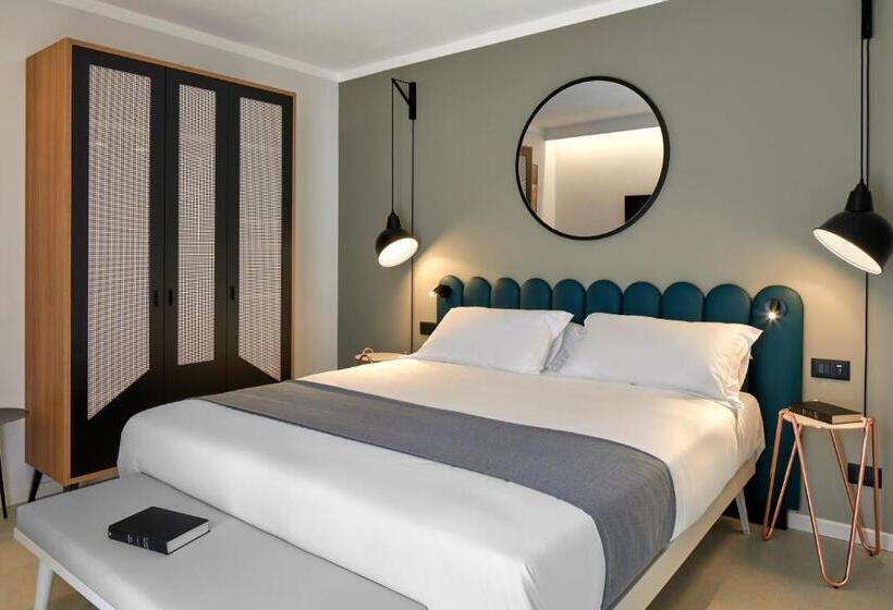 Номер Стандарт, Europa