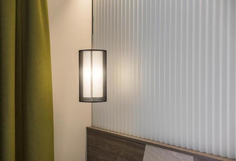 Полулюкс с Балконом, Europa