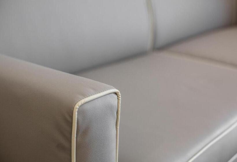 Полулюкс с Балконом, Europa