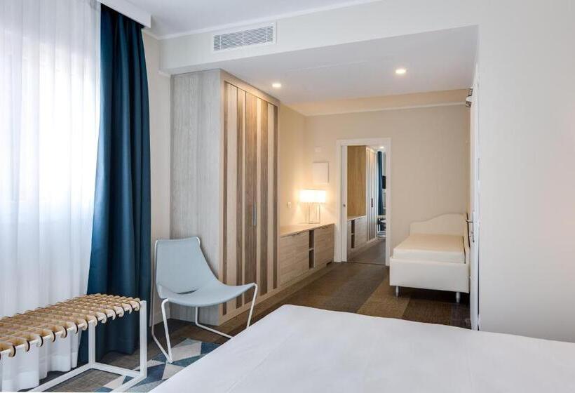 Полулюкс Повышенной Комфортности, Europa