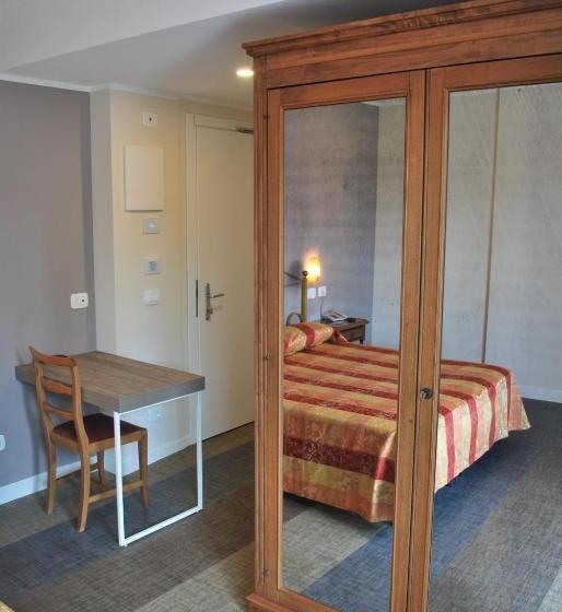 Номер Superior, Europa