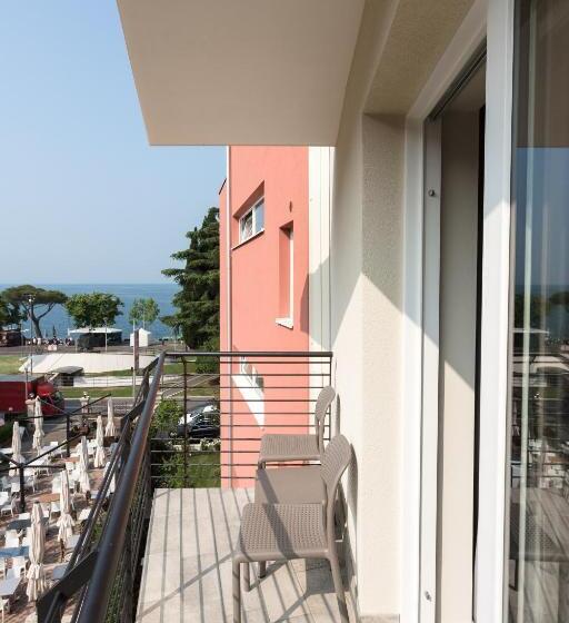 Номер Superior, Europa