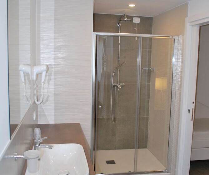 Студия Deluxe, Europa