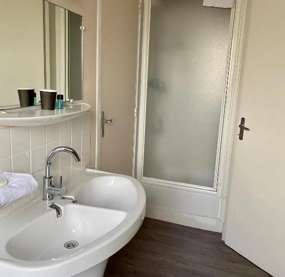 Семейный Номер, Hôtel Céline   Hôtel De La Gare