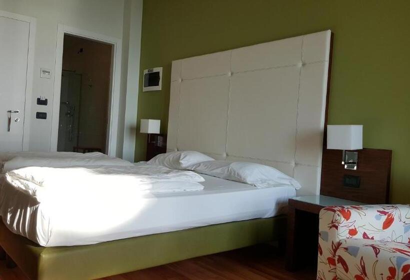 غرفة ديلوكس مطلة على البحيرة, Lido