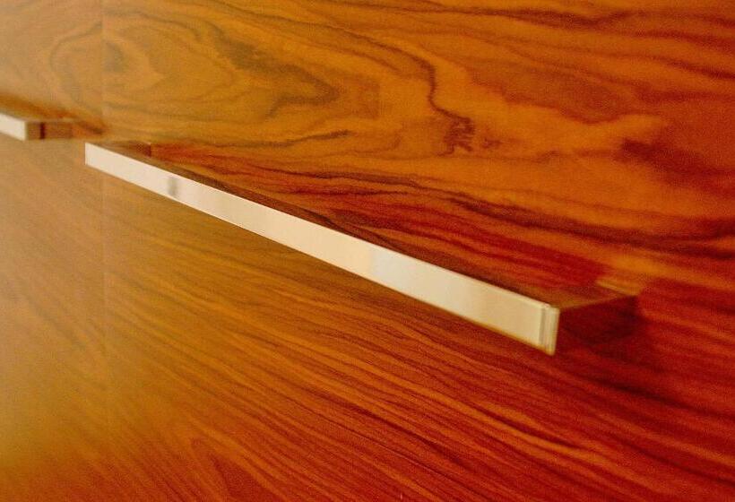 غرفة قياسية ثلاثية, Lido