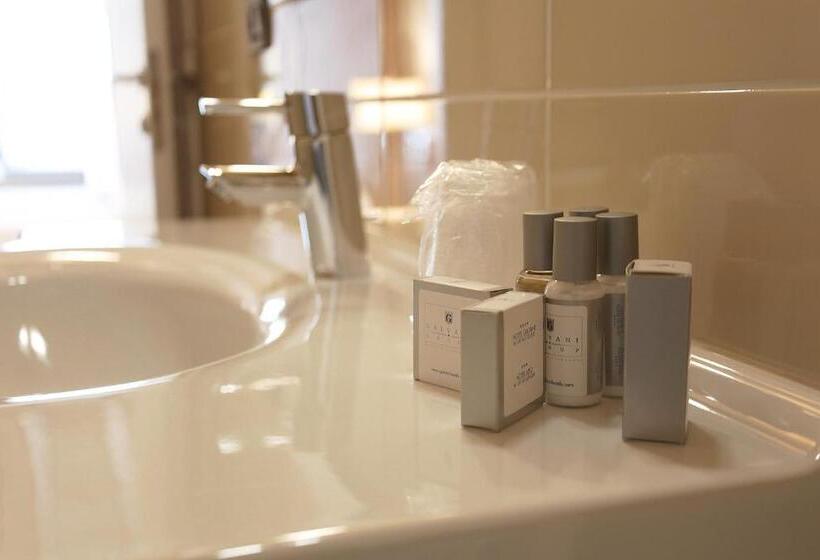 غرفة قياسية ثلاثية, Lido