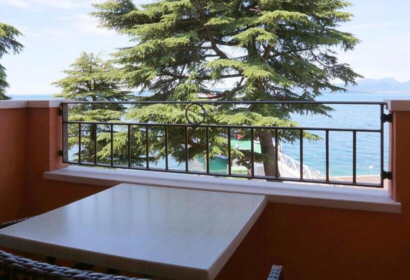 غرفة ديلوكس مطلة على البحيرة, Lido