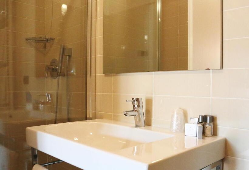 جناح عائلي, Lido