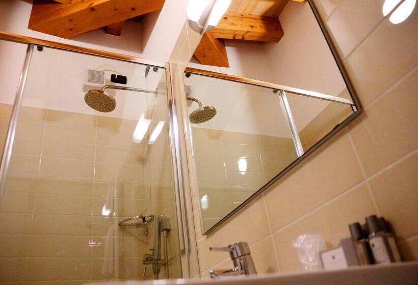 جناح عائلي, Lido