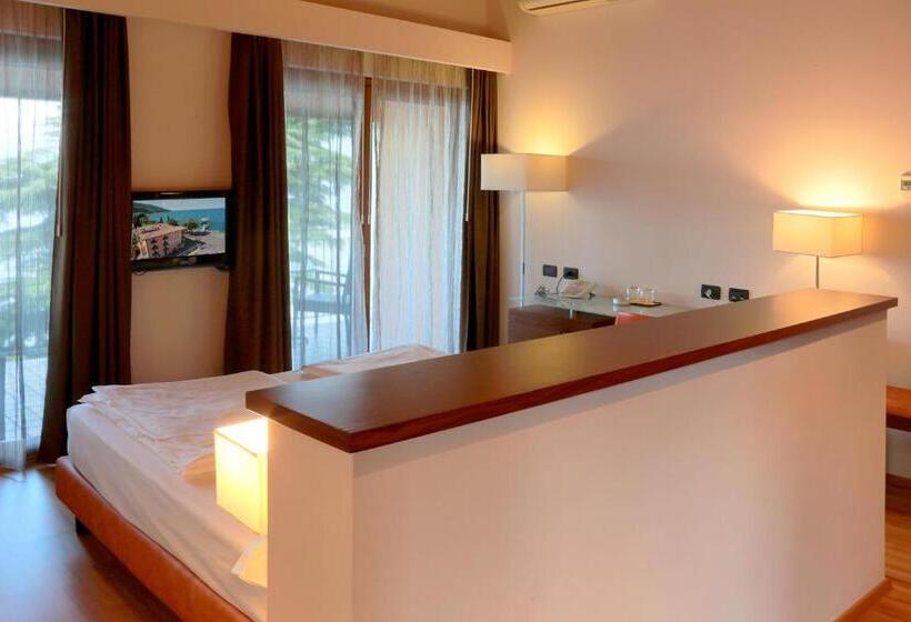 جناح عائلي, Lido