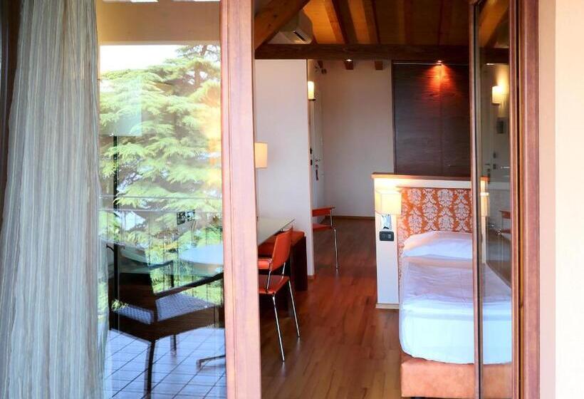 جناح عائلي, Lido