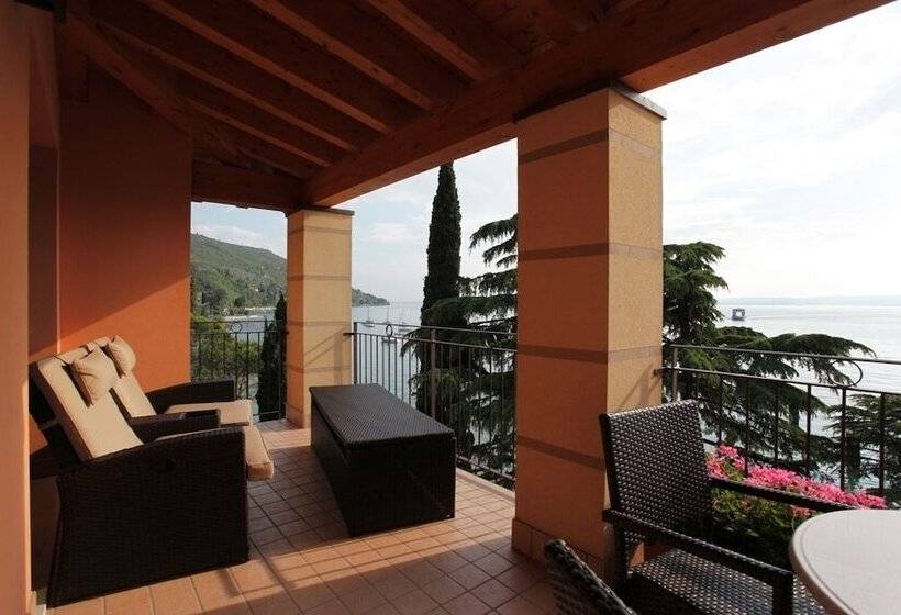 جناح عائلي, Lido