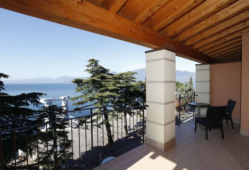 جناح عائلي, Lido