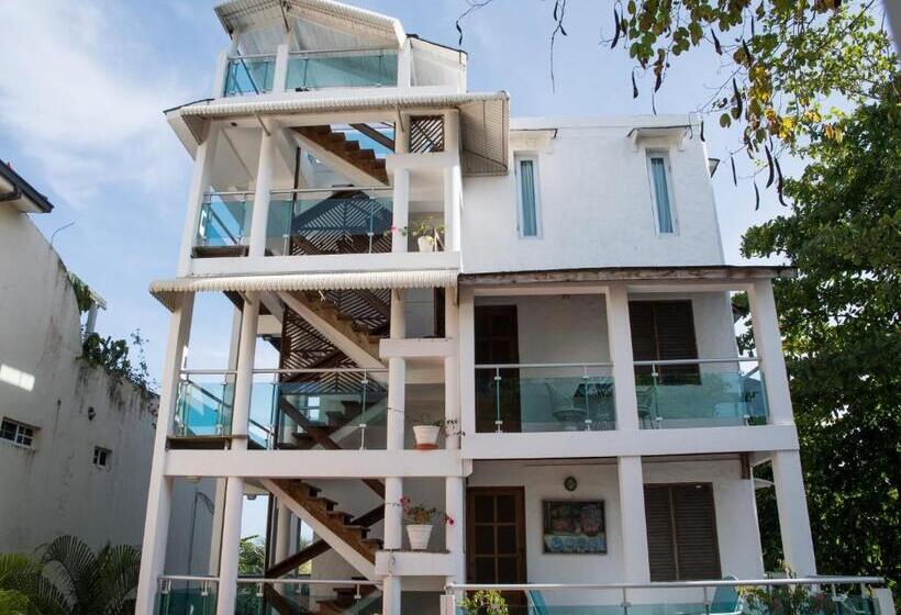 标准间, Neptuno Refugio