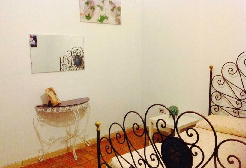 דירת שני חדרים, Hb Albergo Lamanna