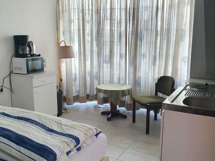 غرفة قياسية فردية, Pension Weller