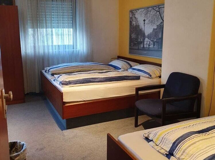 غرفة قياسية ثلاثية, Pension Weller