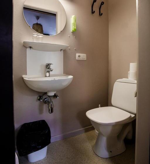 Standard Room, Rose Red