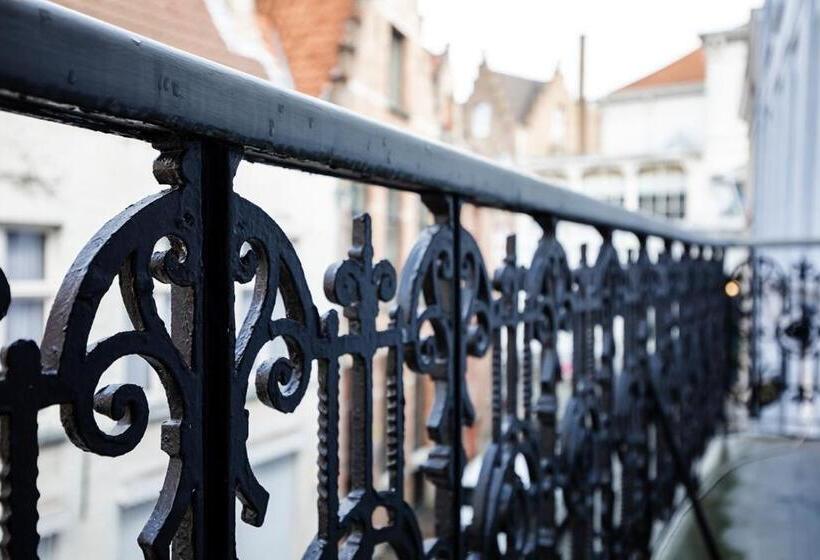 Номер Стандарт Трехместный, Rose Red