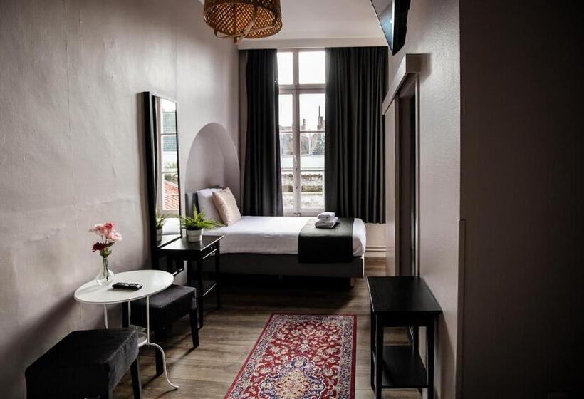 Номер Стандарт Трехместный, Rose Red