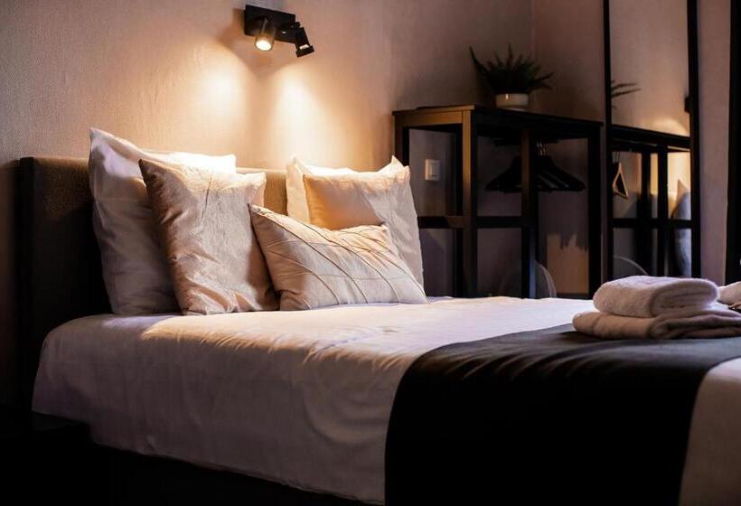 Номер Basic, Rose Red