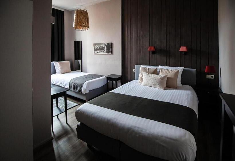 Standard Triple Room, Rose Red