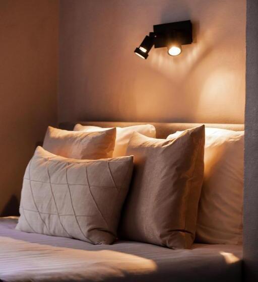 Номер Basic, Rose Red