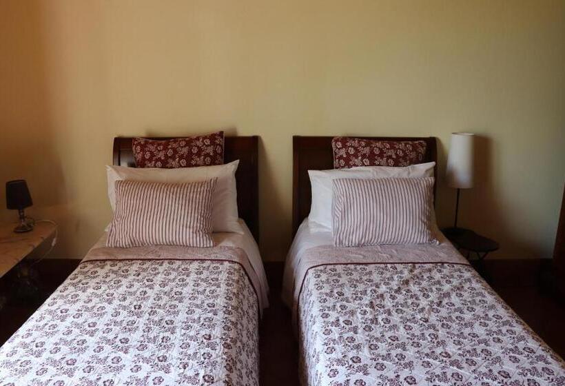 اتاق استاندارد سه نفره, Tenuta Aguglia