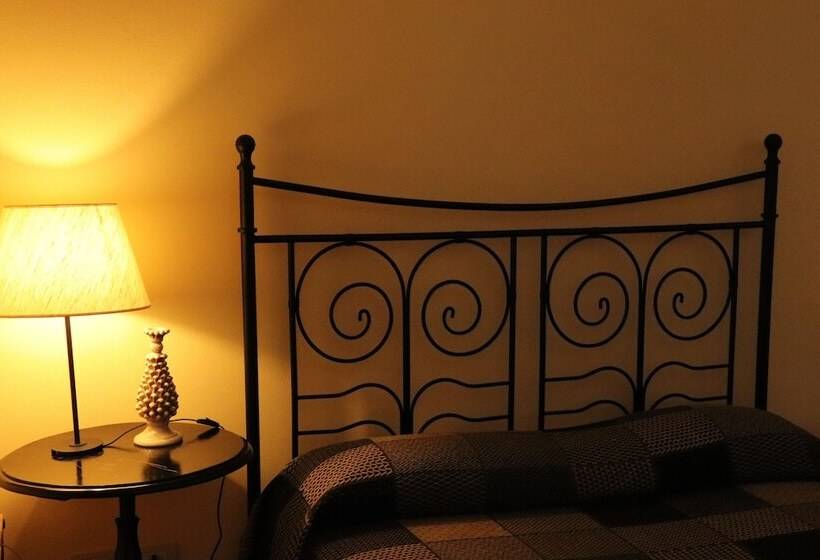 اتاق استاندارد سه نفره, Tenuta Aguglia