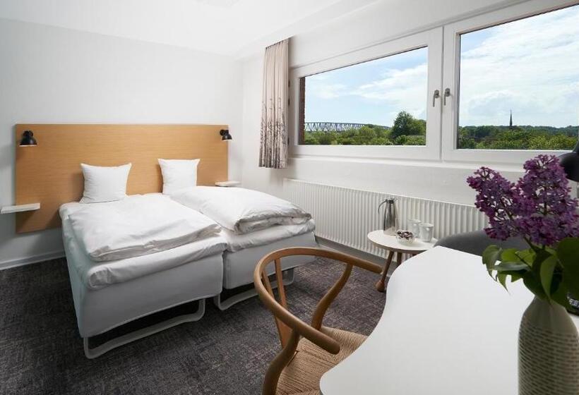 Standard Room, Trinity Hotel Og Konference