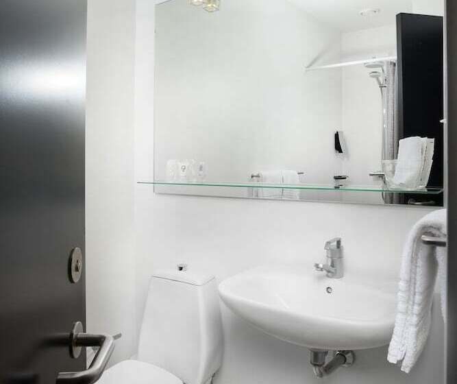 Standard Single Room, Trinity Hotel Og Konference