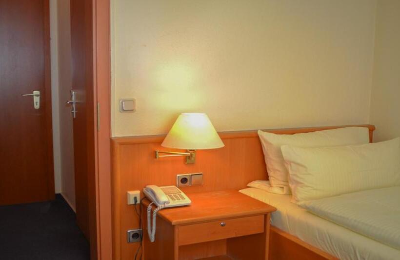 Номер Стандарт Индивидуальный, Zur Stadt Cassel