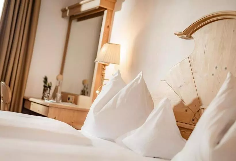 اتاق سوپریور با چشم‌انداز, Romantik & Family Hotel Gardenias