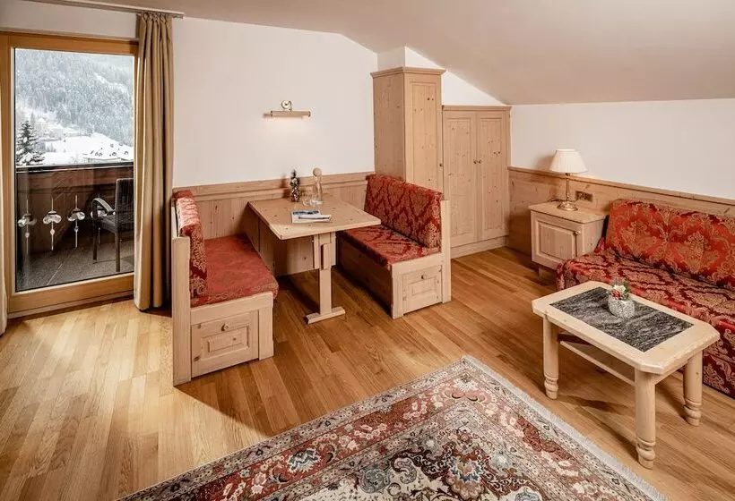 سوییت لوکس, Romantik & Family Hotel Gardenias