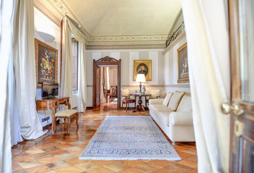 스위트, Villa Beccaris