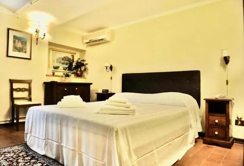 Standard Yhden Hengen Huone, Villa Schiatti